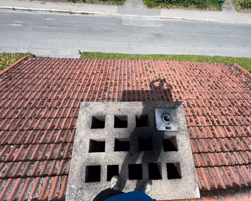 Roof dirty